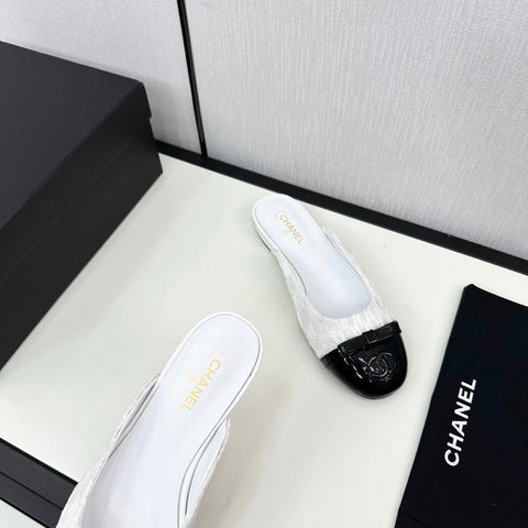 BOW MULE IN WHITE FABRIC AND BLACK CALFSKIN