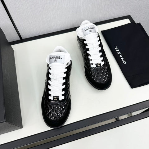 SPORTS SHOES IN GLOSSY BLACK CALFSKIN