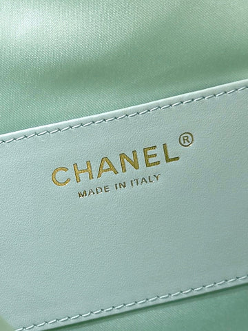 CHANEL 25S HANDBAG IN PALE CYAN 40 GRAINED CALFSKIN GOLD HARDWARE