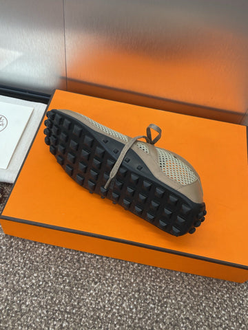 KIGA SNEAKER IN MOCHA BROWN CROCHET KNIT AND CALFSKIN