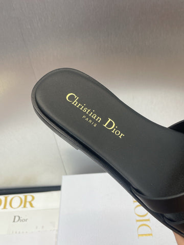D-CLUB SLIDE SANDAL 25S IN BLACK CALFSKIN