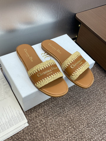 DIOR 25S D-LANE SLIDE CAMEL CALFSKIN AND NATURAL BRAIDED RAFFIA