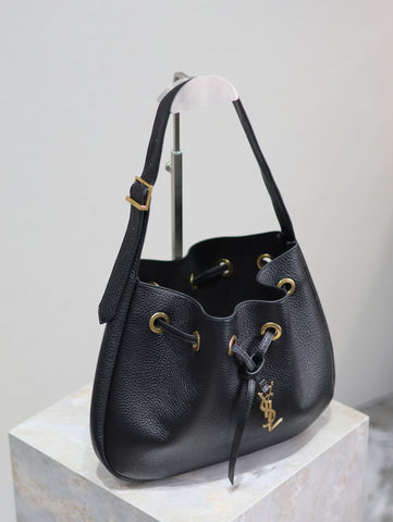 PARIS VII SMALL HOBO 30 IN BLACK GRAINED LEATHER GOLD HARDWARE