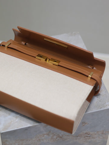 MANHATTAN MEDIUM 29 IN WHITE CANVAS AND BROWN CALFSKIN GOLD BUCKLE
