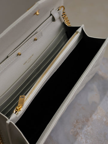 ENVELOPE CHAIN BAG 22 IN LIGHT GRAY LAMBSKIN GOLD HARDWARE