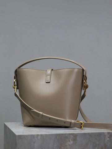 YSL 25S LE 37 BUCKET 20 IN BEIGE CALFSKIN GOLD HARDWRE