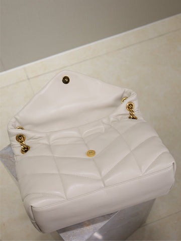 YSL 25S LOULOU PUFFER GM 35 IN BLANC VINTAGE CALFSKIN GOLD HARDWARE