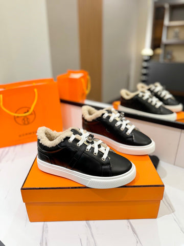 DAY SNEAKER IN BLACK CALFSKIN AND FLEECE LINING