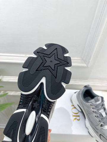 DIOR 26S SNEAKER IN GREY CALFSKIN AND MESH FABRIC