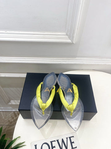 ALAIA 26S THONG SANDALS IN LIGHT YELLOW SATIN AND TRANSPARENT PVC