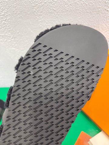 Chypre Sandal Black shearling insole Black goatskin lining