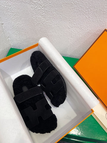 Chypre Sandal Black shearling insole Black Velvet leather lining